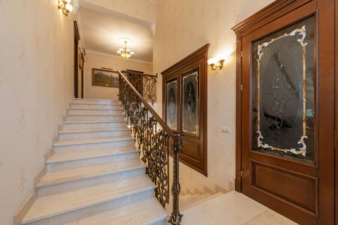 Discover Luxury Glass Door Styles: Modern Ideas, Installation Tips & Helpful Resources