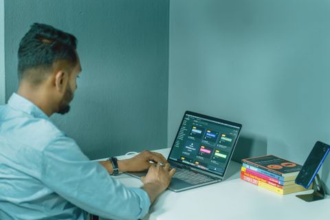 SaaS Integration Knowledge Hub: Learn API Automation Basics, Data Flow Management & Expert Information