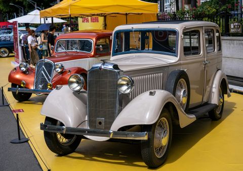 Vintage Car Rental Knowledge Hub: Learn Classic Automobile Details, Rental Tips & Expert Information